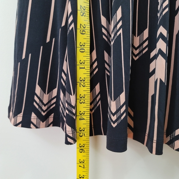 Jessica Simpson Chevron Print Dress Sz 2 - Picture 4 of 16